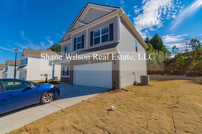 Building Photo - Spacious 3 BR / 2.5 home located near Vall...