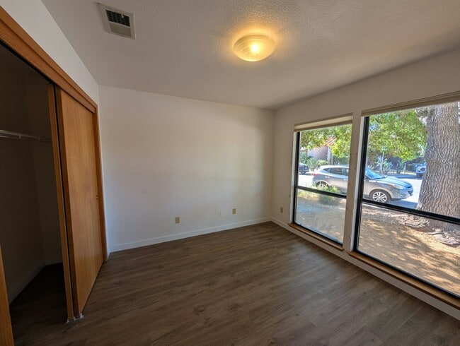 Building Photo - 1285 Antelope Ave