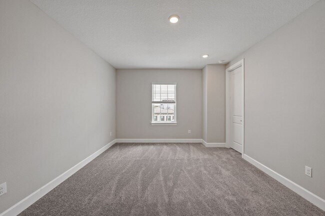 Building Photo - New Construction - Never Lived In