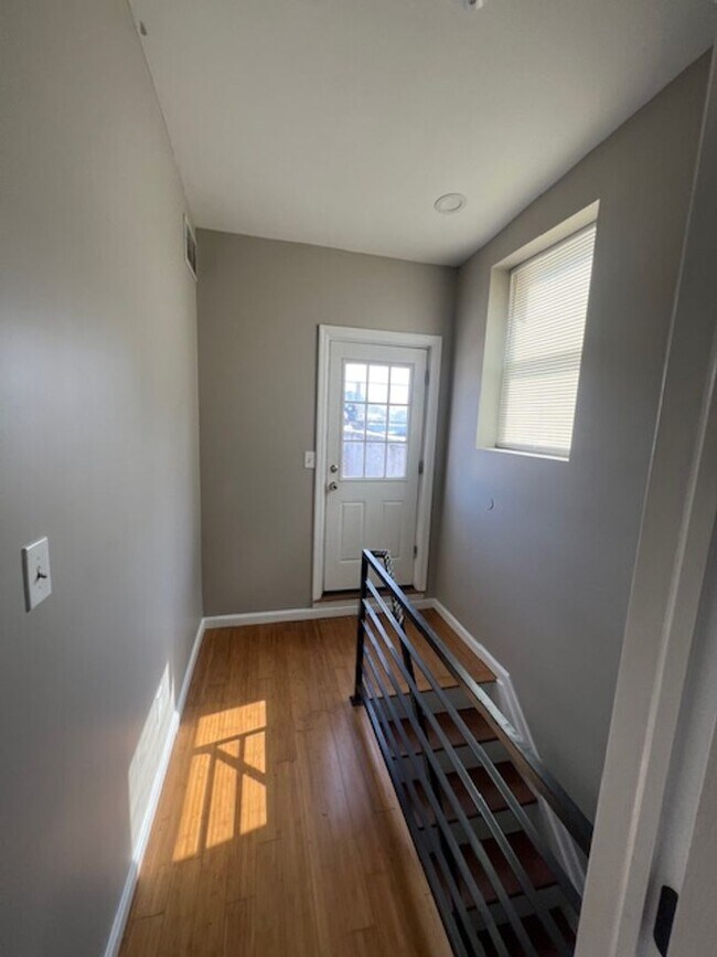 Building Photo - Stunning 3BD / 3BA Home with Rooftop Deck & Private Backyard — Ready to Call Home!