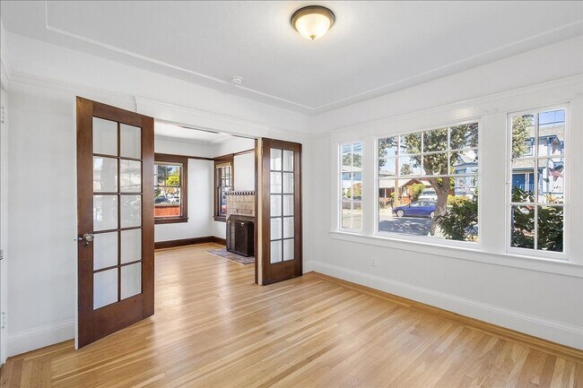 Building Photo - CLINTON AVE 2134-2138