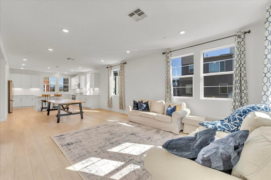 Building Photo - 27116 Vly Oak Pl