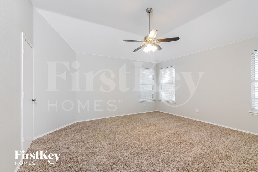 Building Photo - 901 Cutting Horse Dr