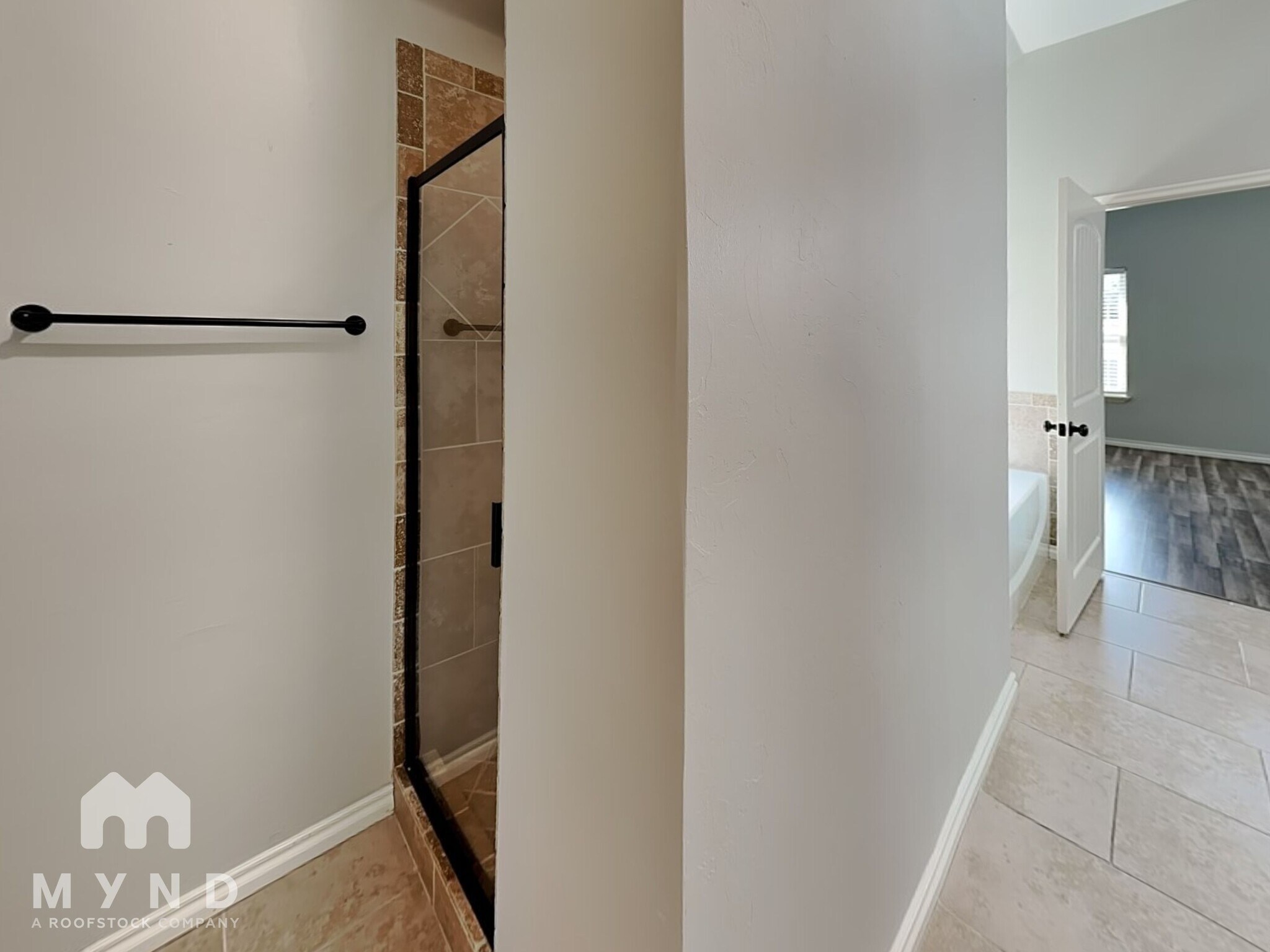 Building Photo - 3204 Valley Hollow