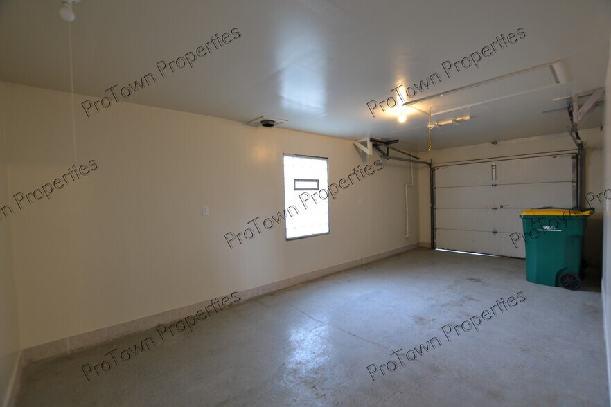Building Photo - 2214 Madonna Ave