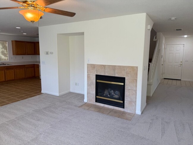 Building Photo - LARGE CORNER LOT 2 STORY 4 BED HOME IN MATHER