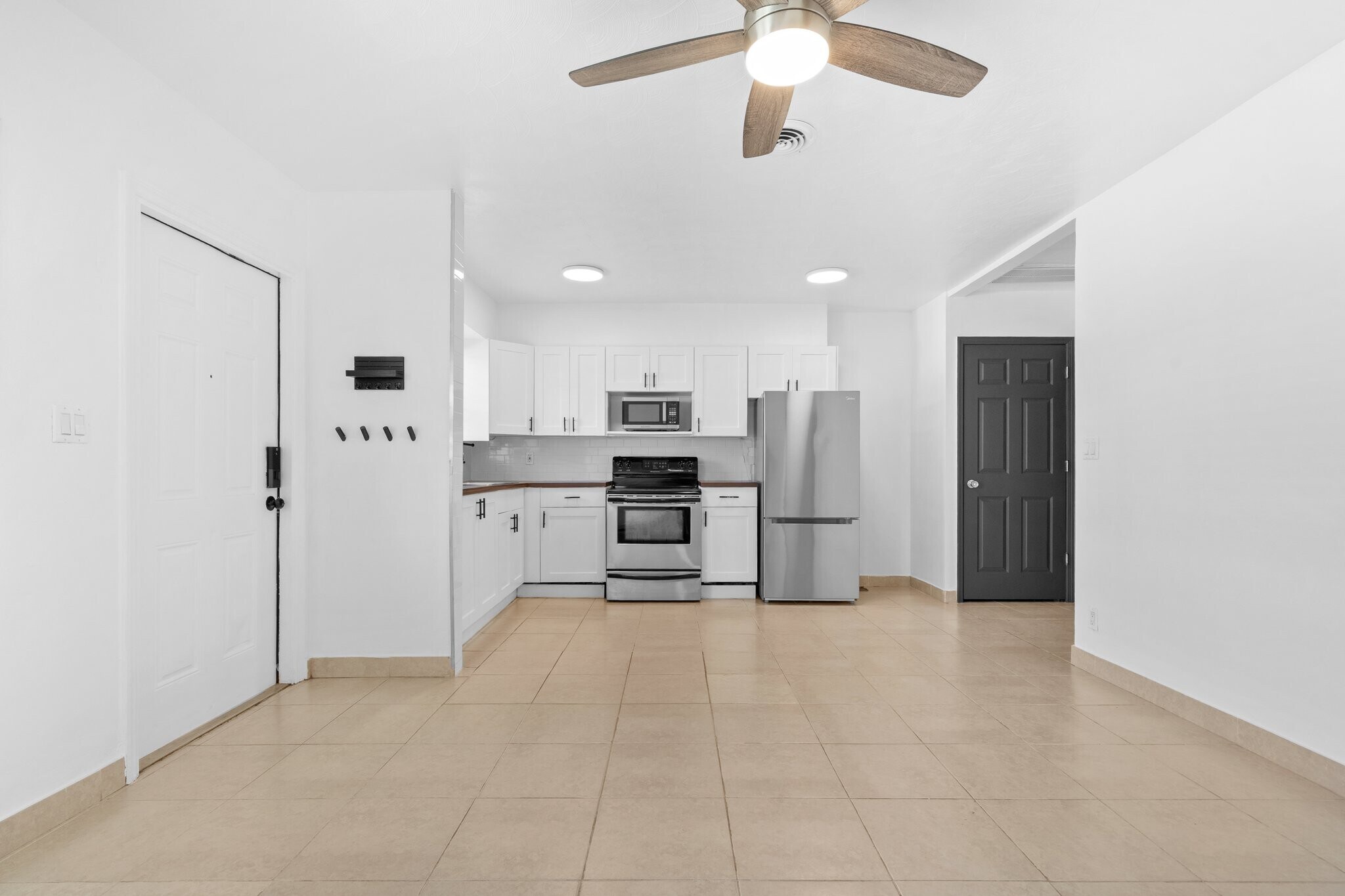 Building Photo - 2235 Coolidge St