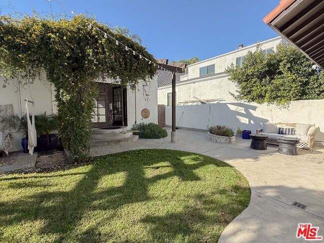 Building Photo - 316 S Wetherly Dr