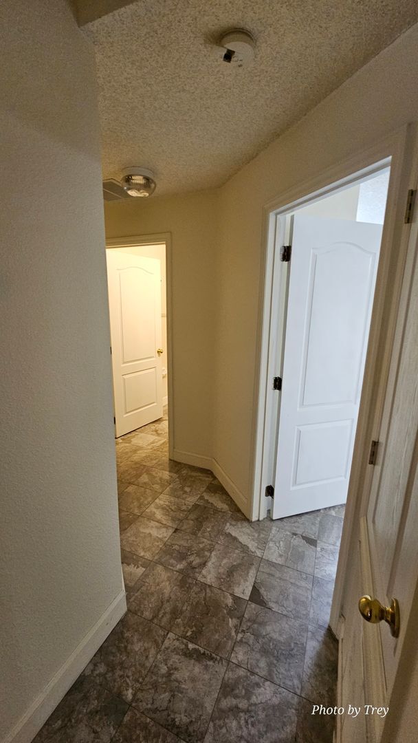 Building Photo - 3 Bed 2 Bath 2 Car Garage