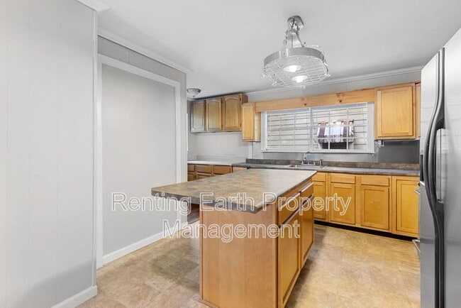 Building Photo - 1412 12th Ave