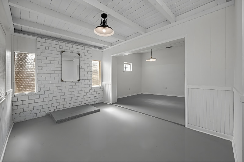 Building Photo - 1815 Apache Trail