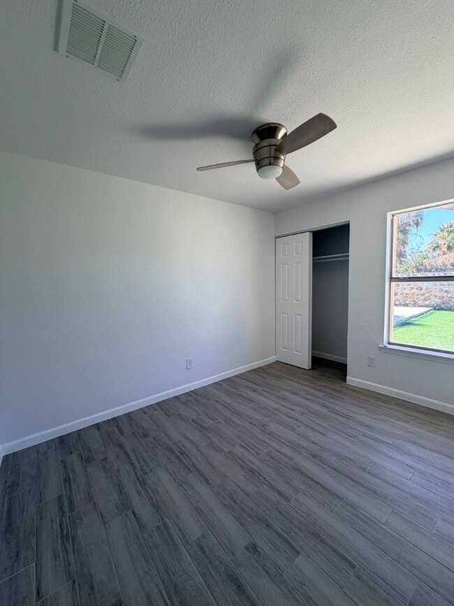 Building Photo - 5729 Saplinas Rd