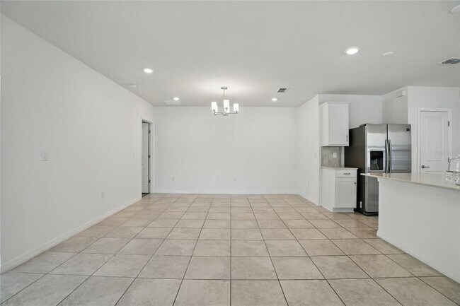 Building Photo - 5079 Royal Point Ave