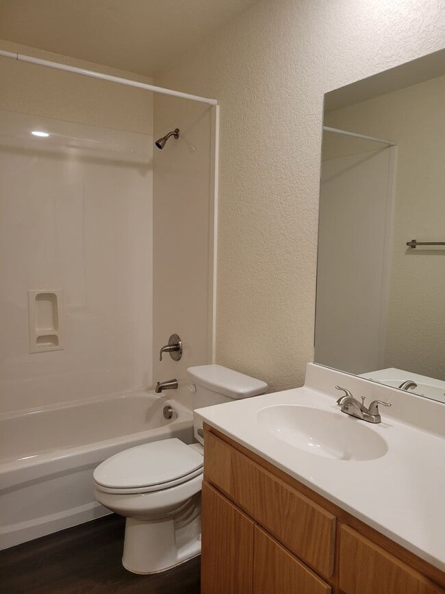 Building Photo - 504 S Juanita Dr