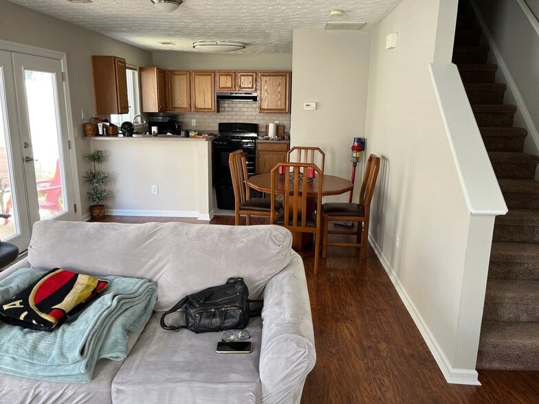 Building Photo - 259 Hiawassee Dr