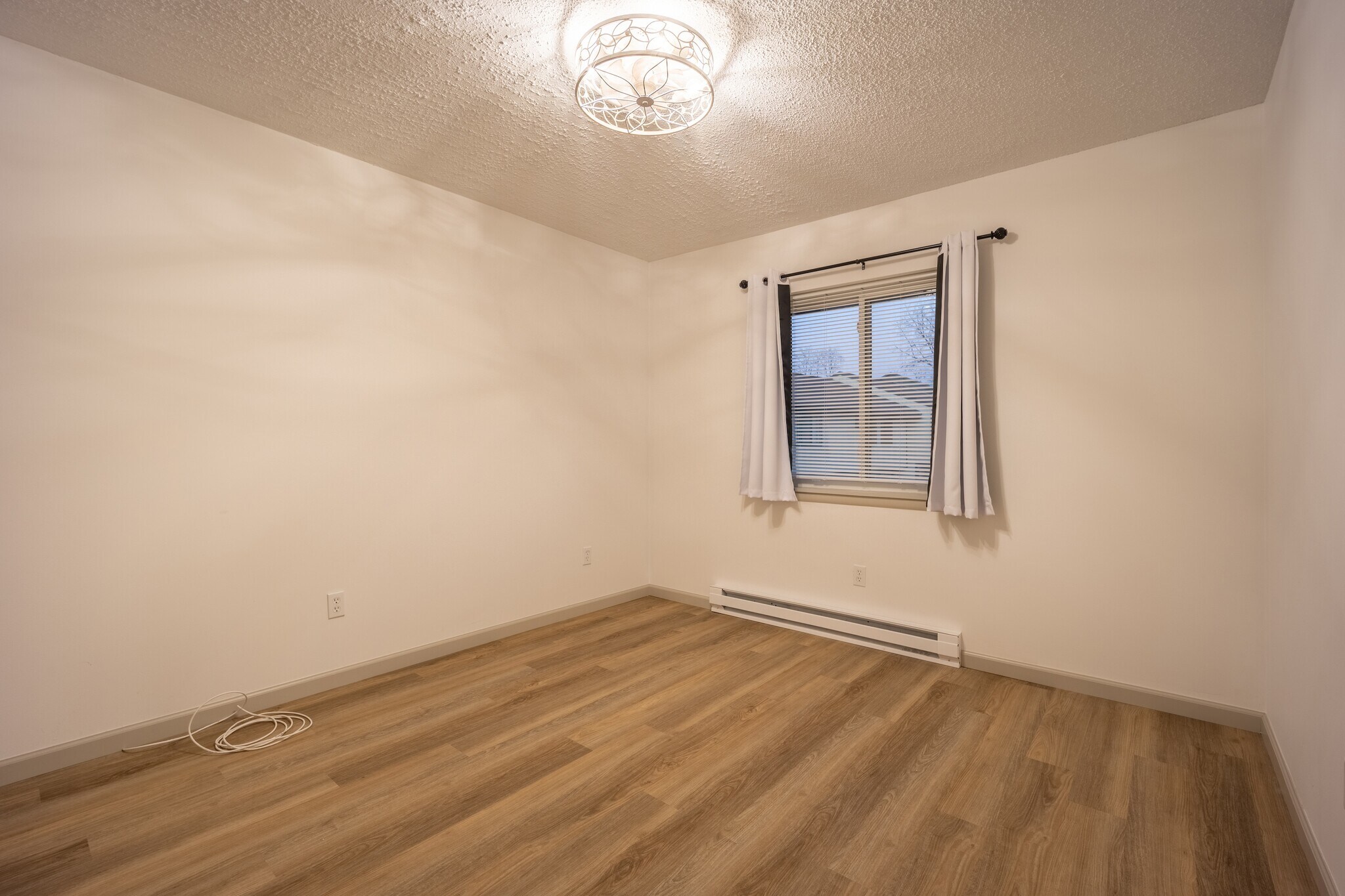 Building Photo - 404 Chelsea Cv S