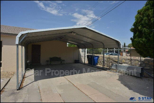 Building Photo - 6106 Tejas Dr