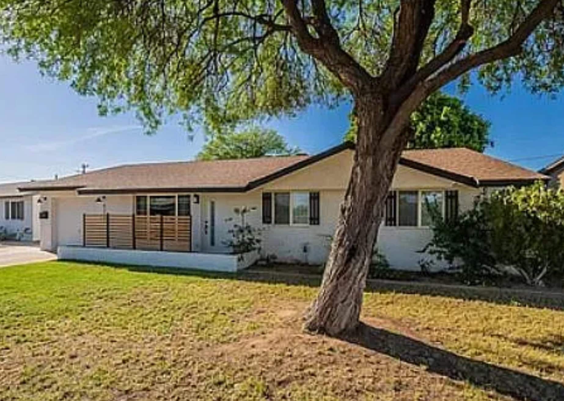 Building Photo - 8214 E Elm Dr