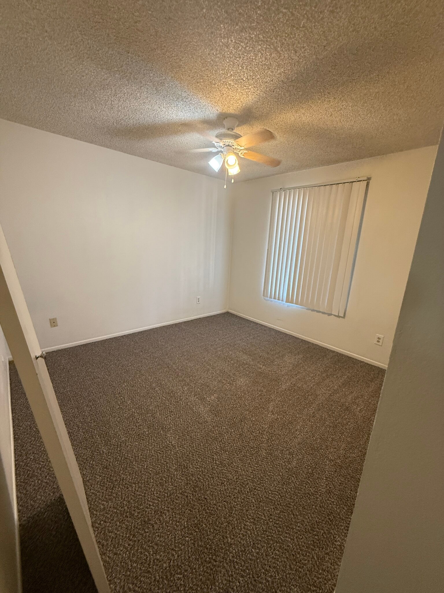 Building Photo - 2105 E Colgate Dr