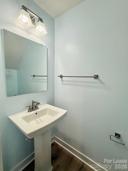 Building Photo - 928 Portrush Ln