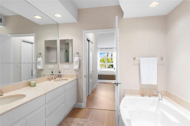 Building Photo - 705 Crandon Blvd