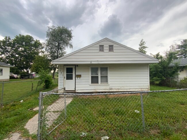 Primary Photo - 707 Lawndale Ave