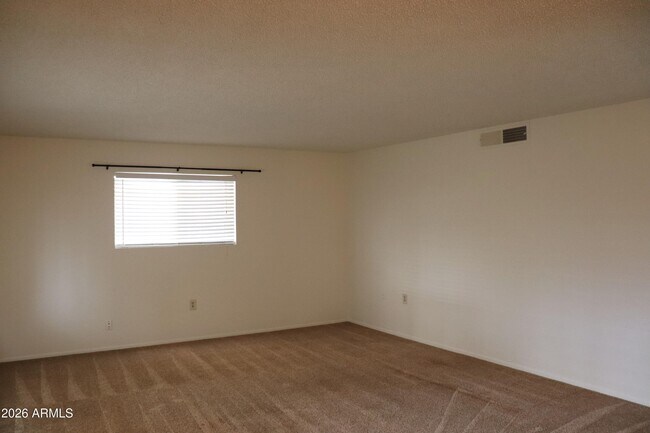 Building Photo - 517 Phillip Dr