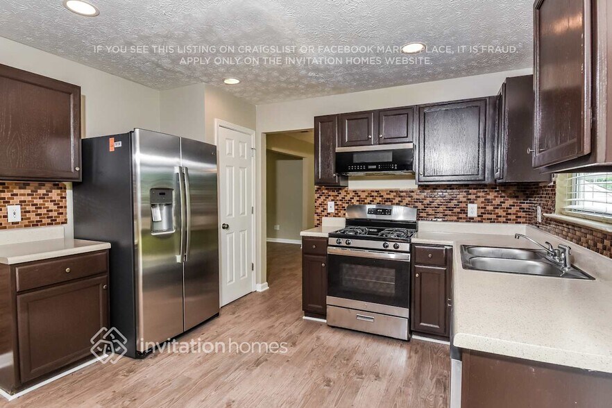 Building Photo - 1127 Eastmill Cove