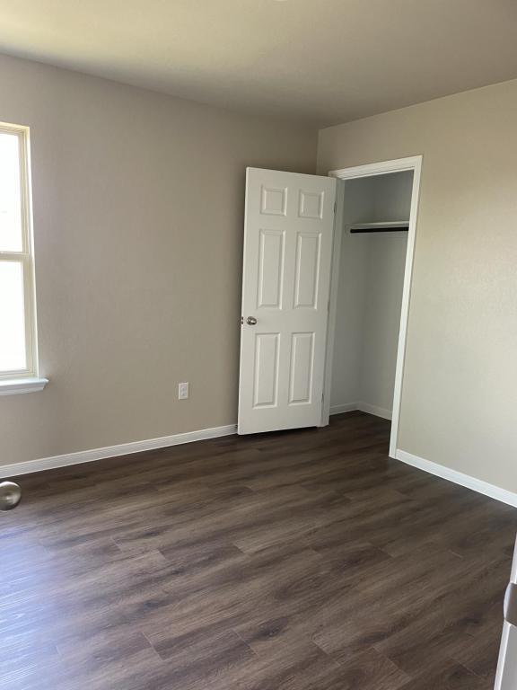 Building Photo - 512 Raymond St