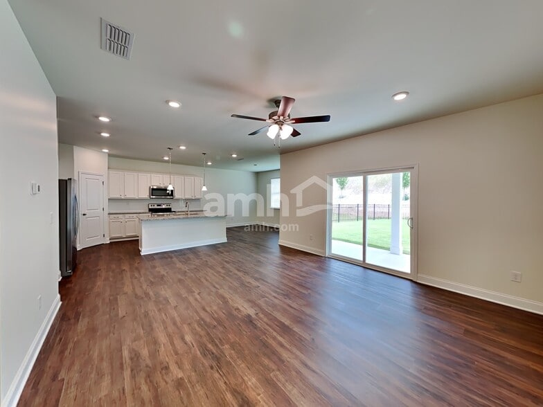 Building Photo - 824 Headland Wy