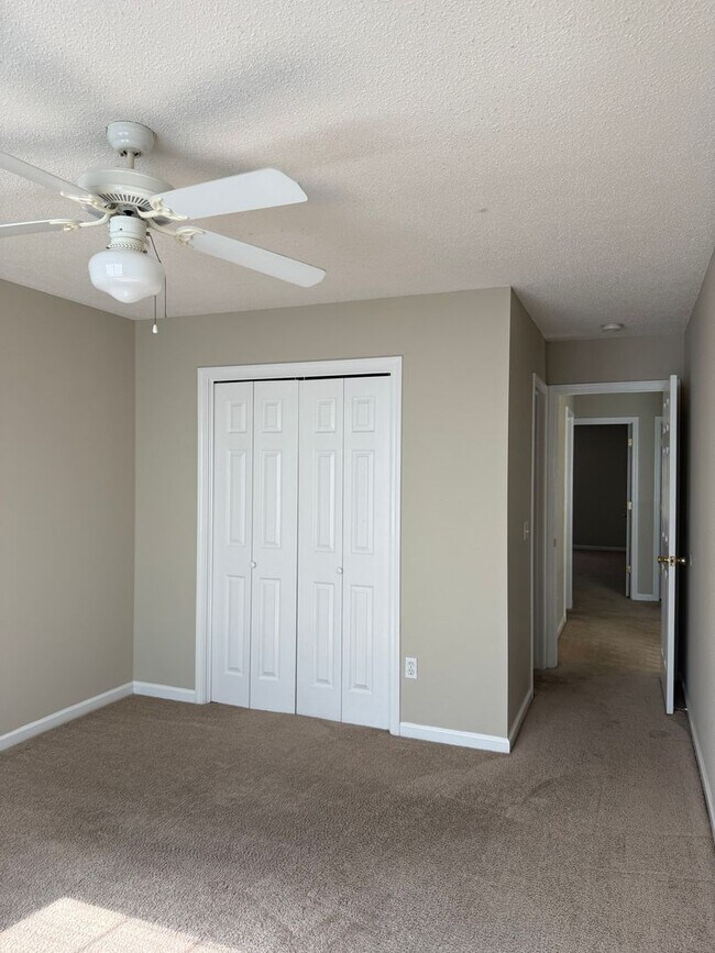 Building Photo - 111 Woodberry Dr