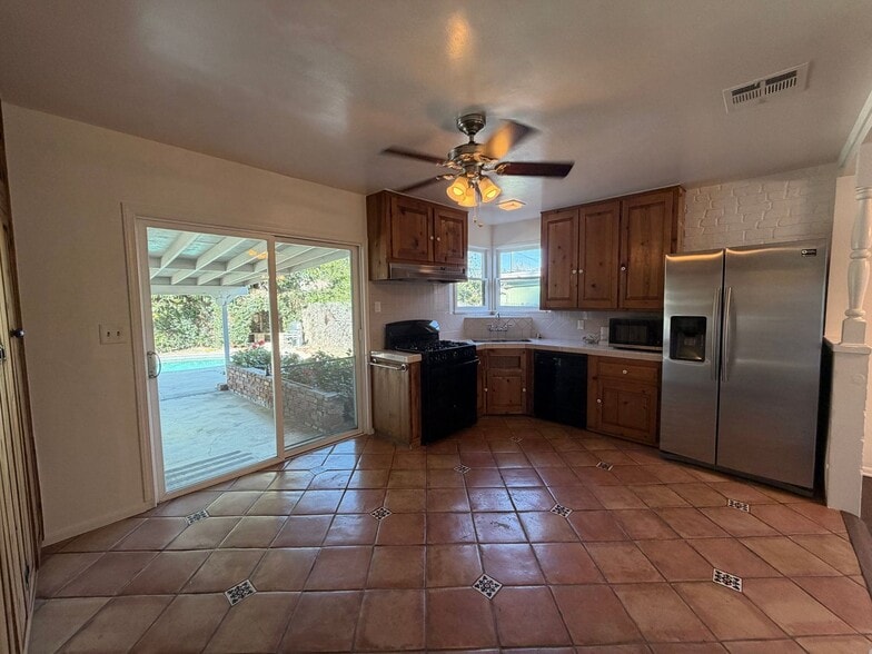 Building Photo - Charming 3BD Pool Home in Van Nuys | 2-Car Garage + Washer/Dryer + Central A/C