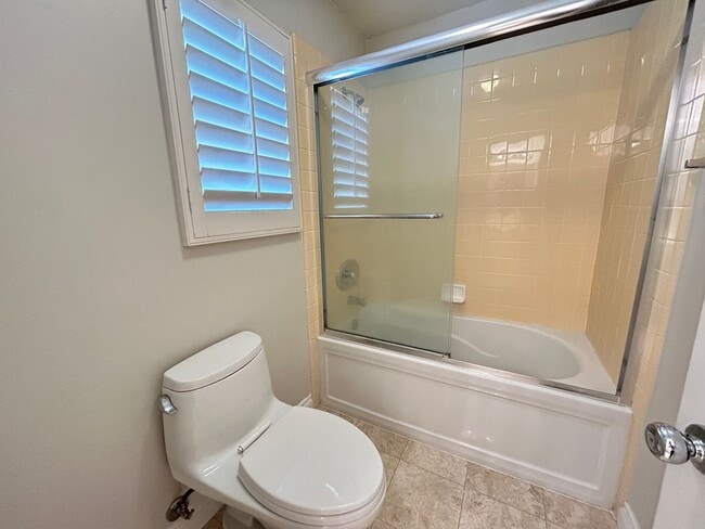 Building Photo - Beautiful 4 Bed 3 Bath Fullerton Home with Office