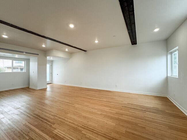 Building Photo - Tremont Three