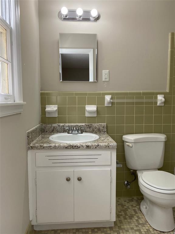 Building Photo - 306 Oakwild Dr