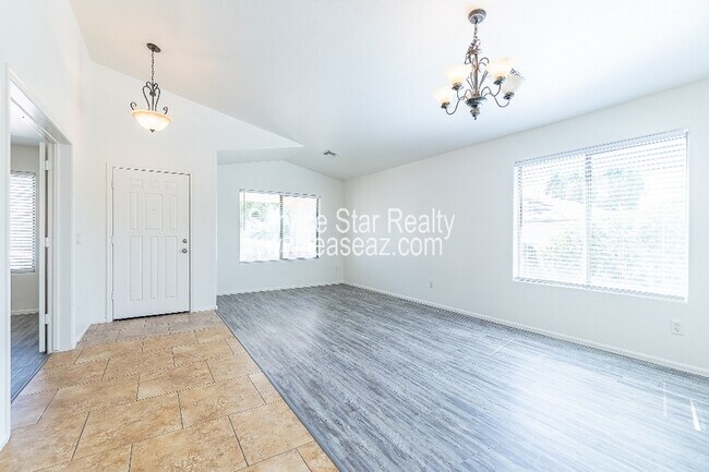 Building Photo - 8414 S 48th Ln