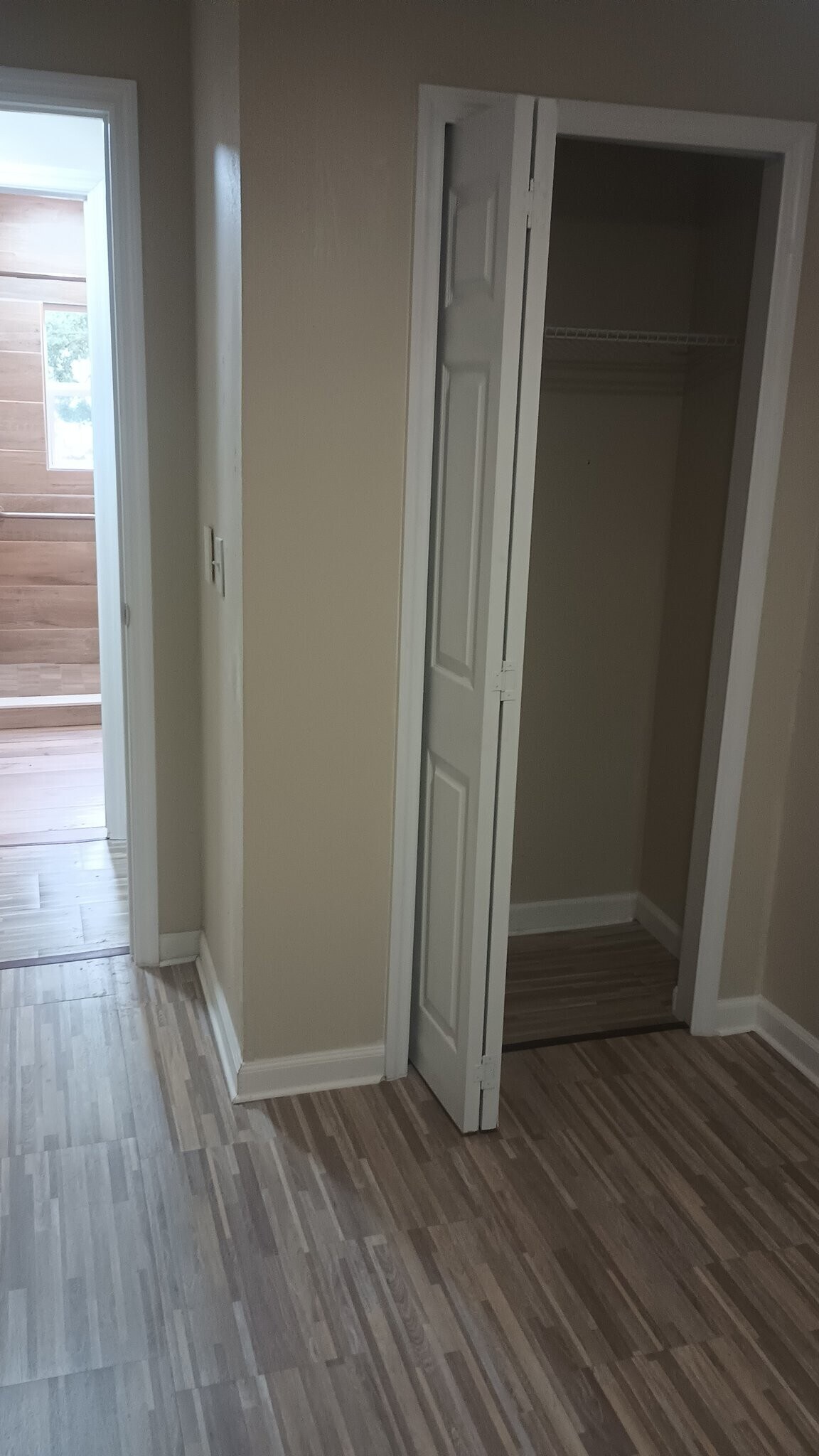 Building Photo - 2715 5th Ave E