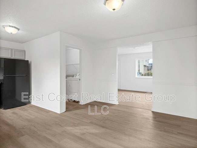 Building Photo - 45 Bruce Dr