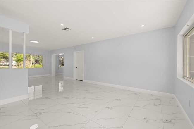 Building Photo - 930 Aultman Rd
