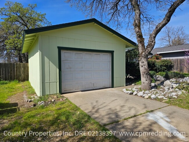 Building Photo - Updated 3-Bedroom House with Large Yard Coming Available April 1!