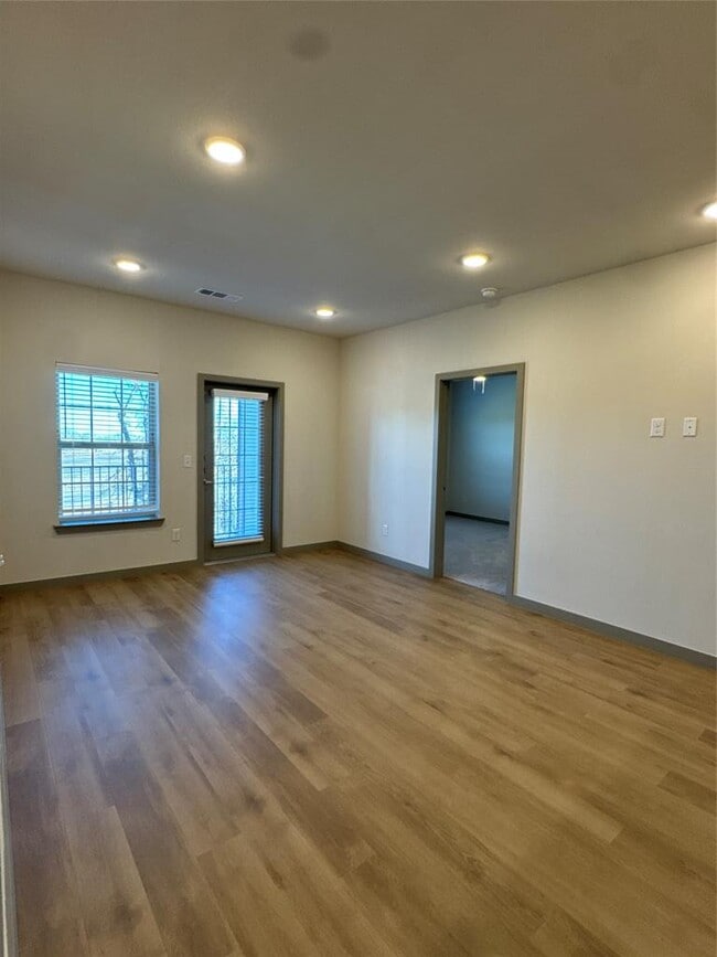 Building Photo - 691 Union Chapel Rd