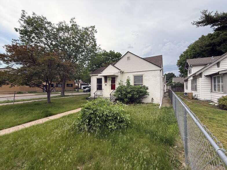 Building Photo - 3901 Thomas Ave N