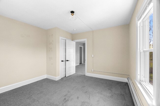 Building Photo - 220 Clinton St