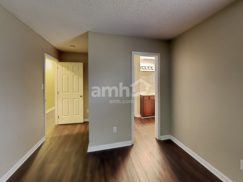 Building Photo - 1701 Colin Creek Ln