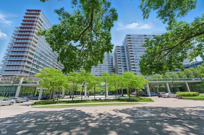 Building Photo - 9725 Woods Dr
