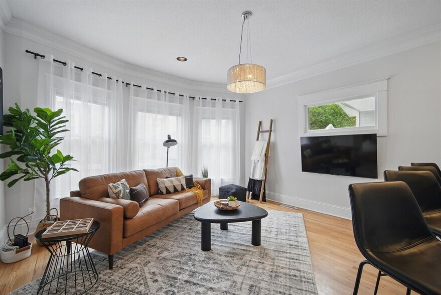 Primary Photo - 544 36th St