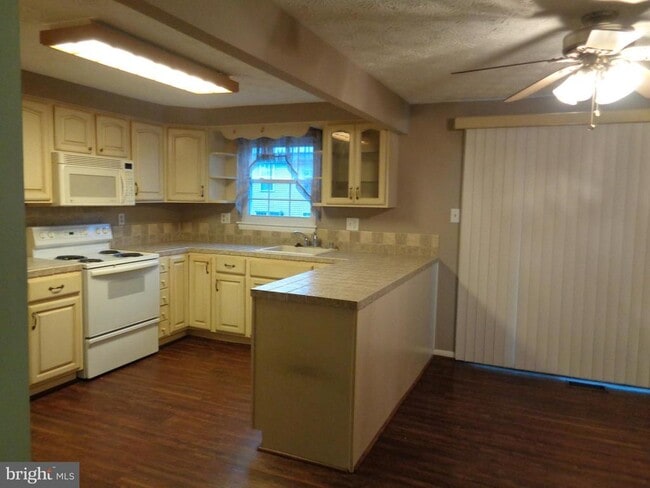 Building Photo - 4020 Rustico Rd