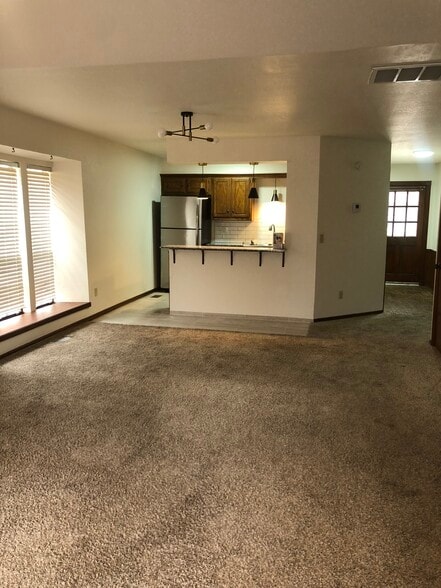 Building Photo - 9137 Knottingham