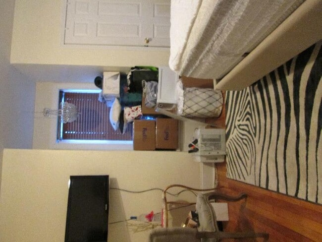 Building Photo - 318 St Paul St