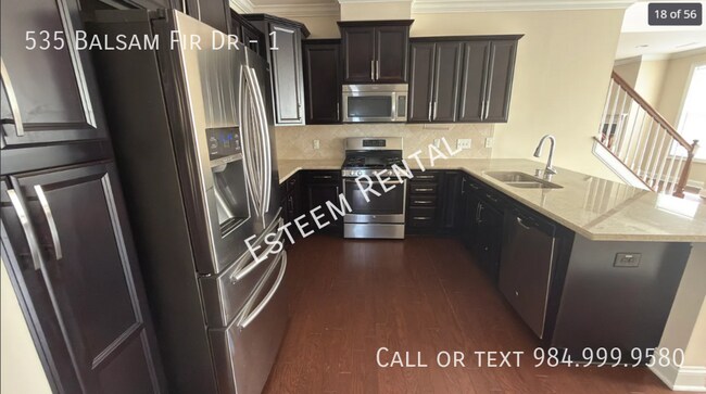 Building Photo - 535 Balsam Fir Dr